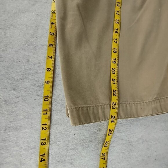 Liz Claiborne Women's 100% Cotton Tan, Beige, Khaki Three Pocket Shorts. Size 14 - Picture 8 of 10